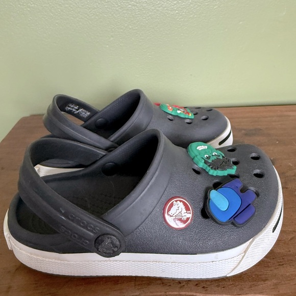 Crocs Classic Slide On Clogs Childs Sz 8 C 9 Unisex Navy With Jibbitz Attached - Picture 1 of 7